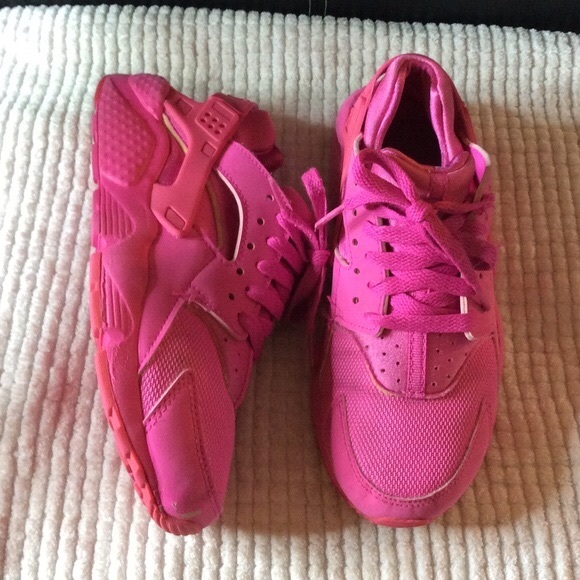 Nike Other - Nike Huarache Pink Sneakers Size 4Y